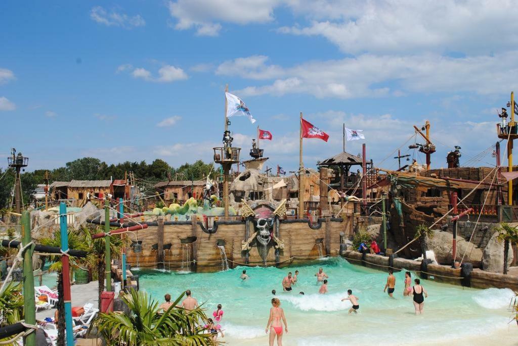Mobilhome Dans Camping Les Sables D'Or Agde Exterior foto